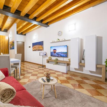 Arena Suite Mazzini ヴェローナ エクステリア 写真