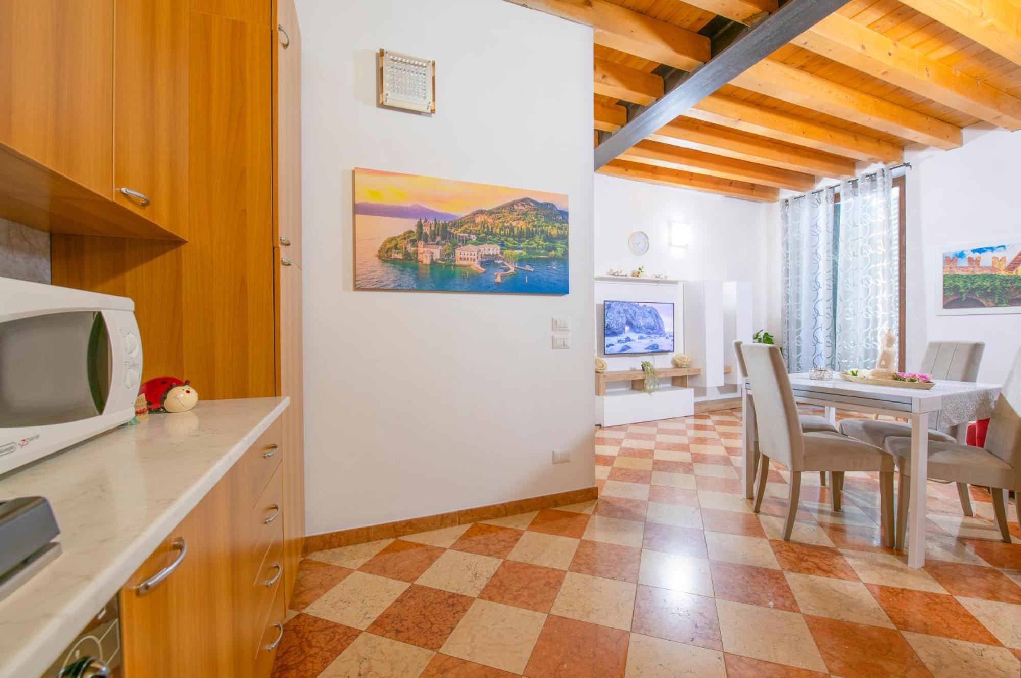 Arena Suite Mazzini ヴェローナ エクステリア 写真